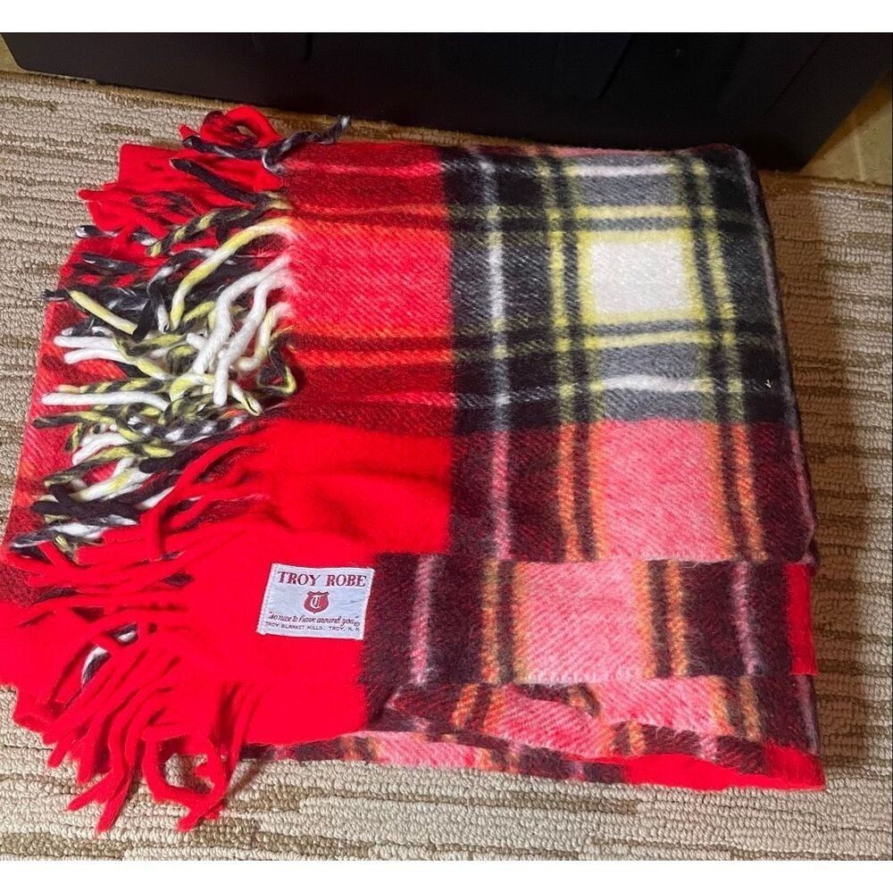Vintage Troy Robe Stadium Blanket Fringed Throw Red Blqck Yellow Plaid Troy Blan
